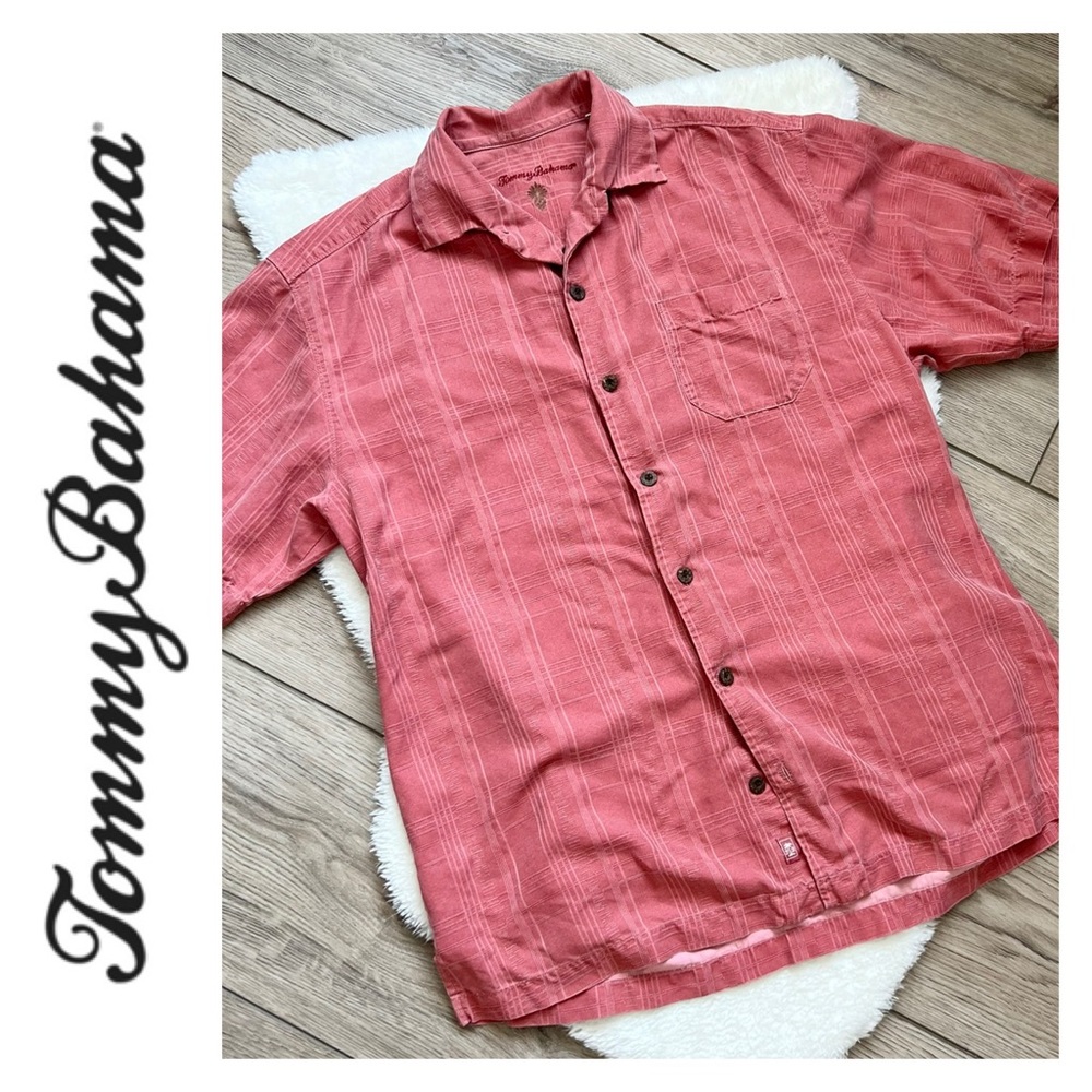 TOMMY BAHAMA Coral 100% Silk Button Down Size Medium